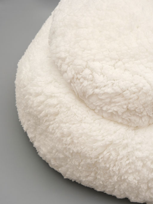 Лежанка для собак и кошек Уют, мягкий мех, 50 х 42 х 11 см, молочная - Пижон фото 10