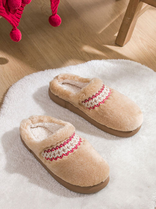 Kad?n Pel?? Ev Terli?i