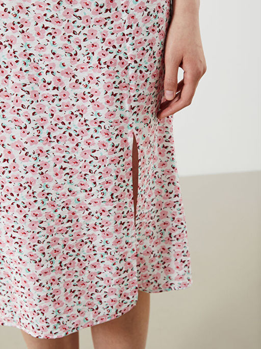 Kare Yaka ?i?ekli Elbise