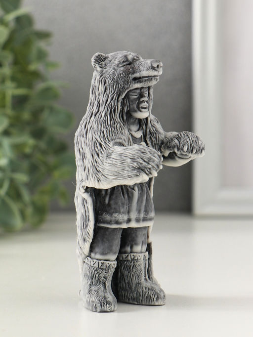 Сувенир "Шаман в шкуре медведя" 11 см