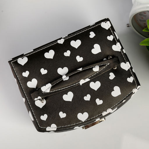 Шкатулка для украшений Сердечки на чёрном, кожзам, с замком и ключом, 11?16?13 см