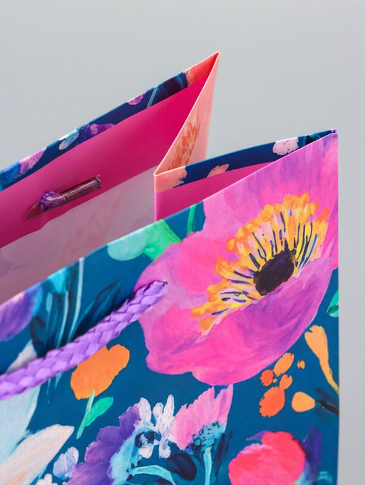 Цена за 2 шт. Пакет подарочный ламинированный Магия цветов 18?22.3?10 см