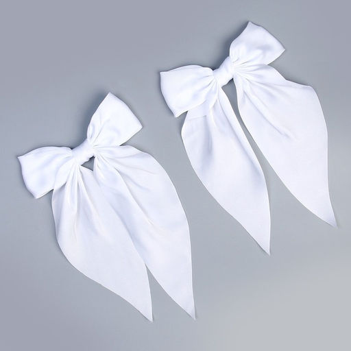 Набор выпускника «Выпускница школы» 6 предметов: лента красная, банты 2 шт., шары 3 шт.