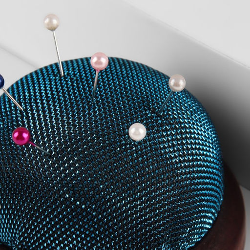 Игольница «Круг», на деревянной подложке, d=7 см, МИКС