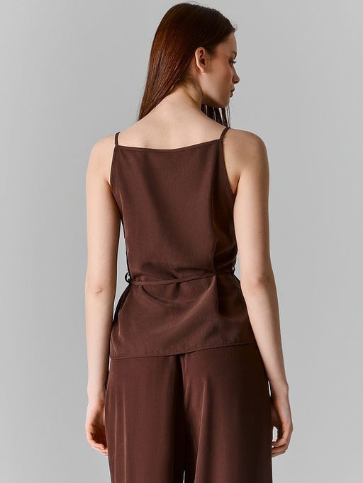 Блузка женская коричневая на тонких бретелях с поясом - Mark formelle фото 3