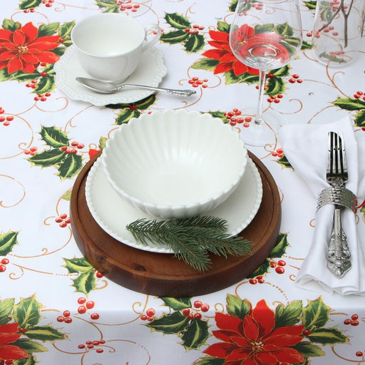 Цена за 2 шт. Скатерть новогодняя Доляна «В преддверии Рождества» 145×220 см, 100% п/э