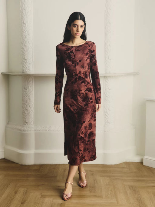 Трикотажное платье приталенного силуэта / Zarina