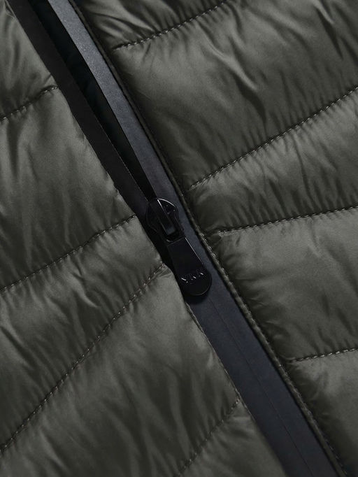 Куртка женская удлинённая стёганая с капюшоном и графеновой подкладкой цвета хаки 9628_1Kh