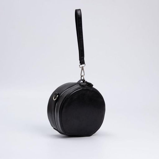 Кросс-боди, отдел на молнии, длинный ремень, цвет чёрный