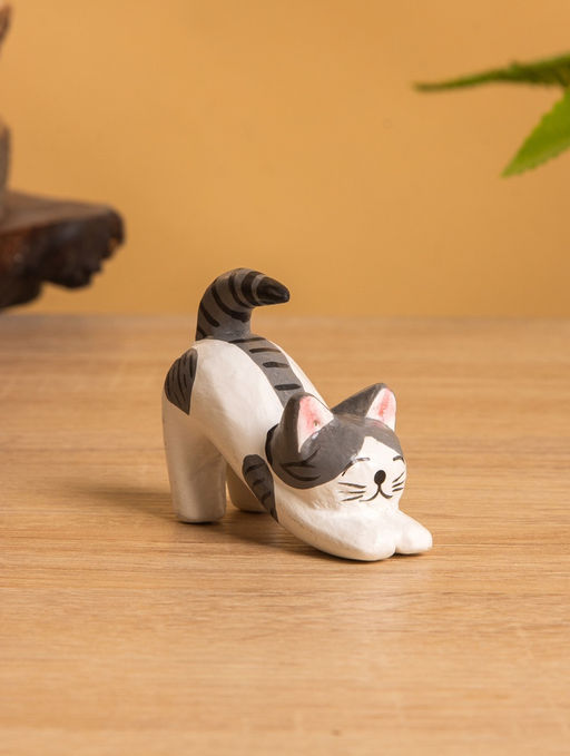 Сувенир «Потягивающийся Кот», 2.5×5×6 см, дерево, чёрно-белый