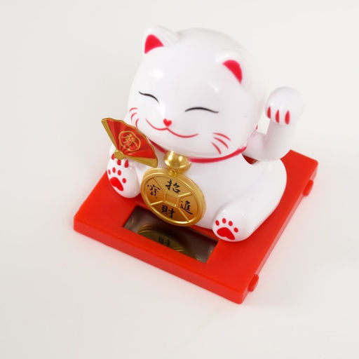 Маятник настольный антистресс «Белый Манэки-нэко с веером и монеткой», пластик, 5×5×5 см