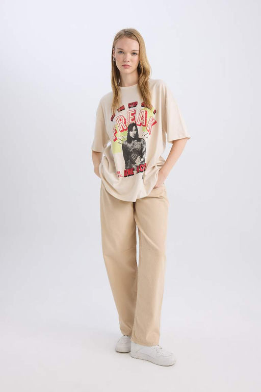 Cool Beetlejuice Oversize-футболка с широким кроем и круглым вырезом с короткими рукавами и принтом - Defacto фото 2