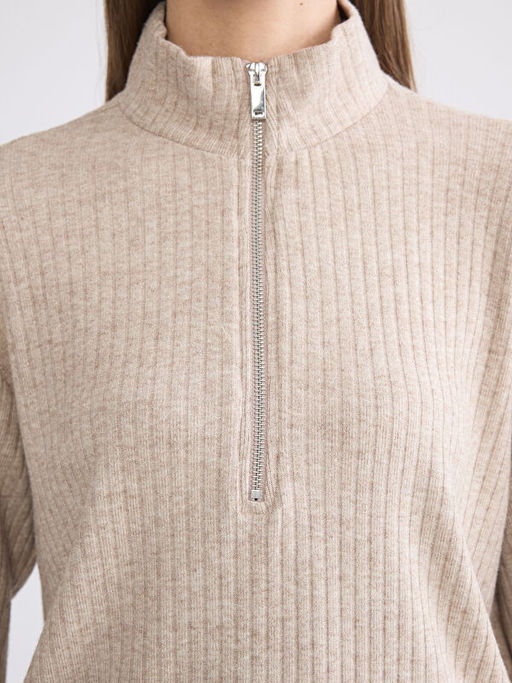 Dik Yaka Oversize Kad?n Ti??rt