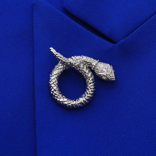 Брошь «Змея», в клубке, белая в серебре