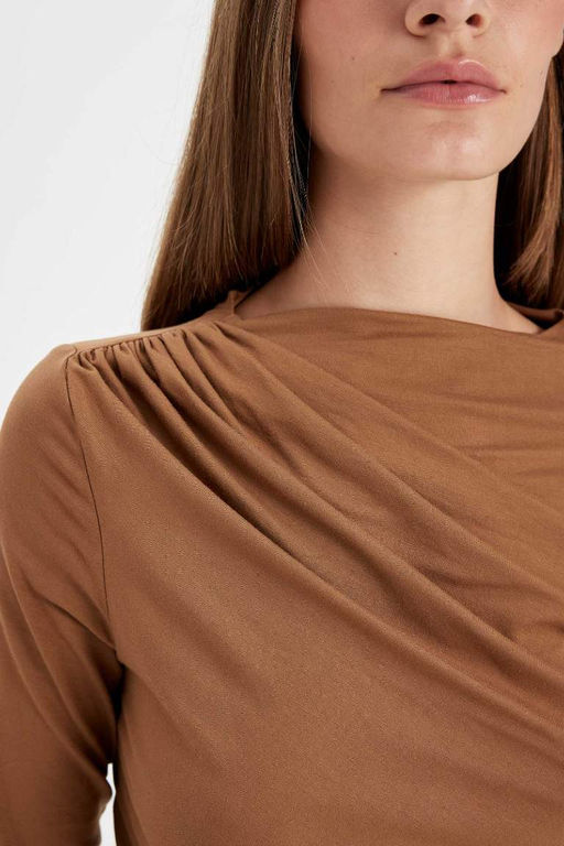 Женская облегающая повседневная футболка с узким вырезом и длинным рукавом - Defacto фото 5
