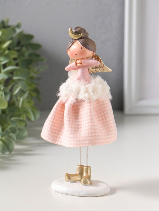 Сувенир полистоун "Ангелочек в розовом клетчатом наряде с мехом" 6х5,5х17,5 см