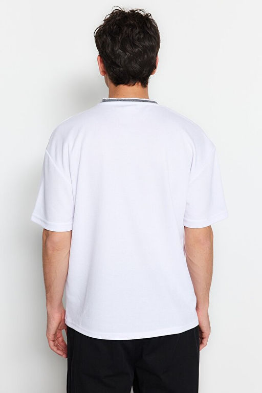 Basic Beyaz Relaxed/Rahat Kesim Triko Bant Dokulu Pike T-Shirt TMNSS23TS00079 - Trendyolmilla фото 2