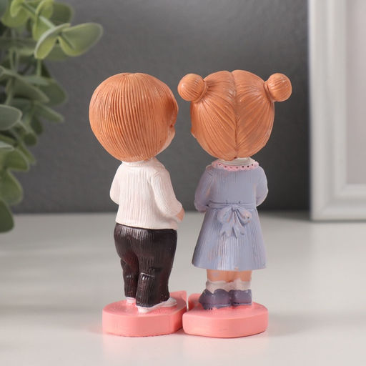 Набор фигурок полистоун Парочка с зайком и шкатулкой, 2 шт., 5.5?6.5?11 см