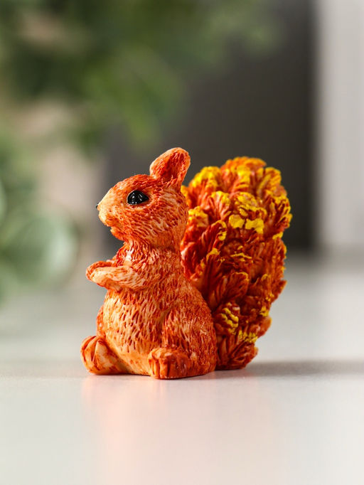 Цена за 2 шт. Фигурка полистоун «Белочка с пушистым хвостиком», 5×3×4.5 см, МИКС