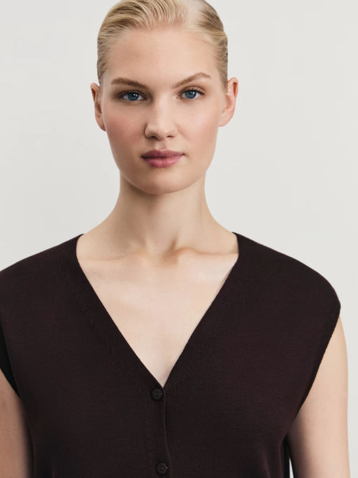 Жилет из вискозы с V-образным вырезом / Zarina фото 7