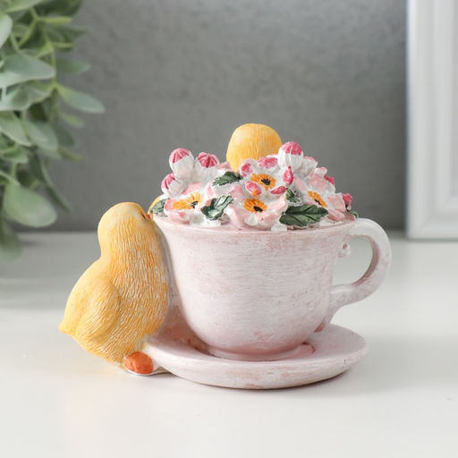 Фигурка полистоун Цыплята с чашкой на блюдце с цветами, 11?8.5?7.5 см