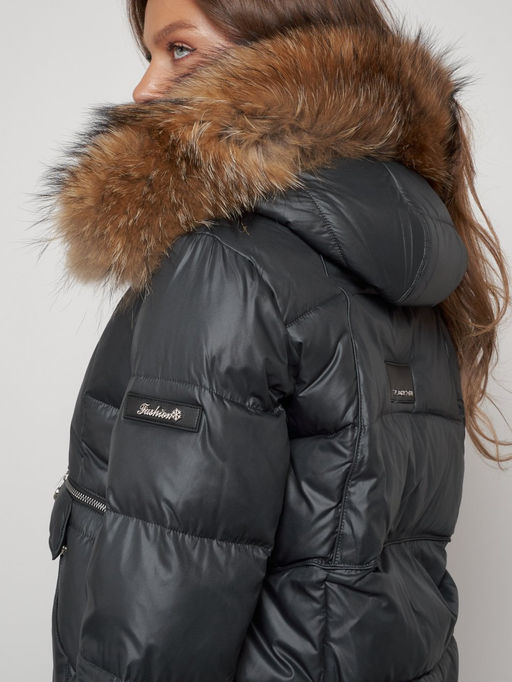 Куртка зимняя женская модная с мехом темно-серого цвета 132298TC - Visdeer фото 16