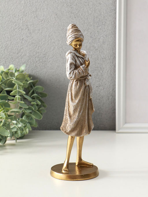 Сувенир полистоун "Девушка в банном халате" 8,5х8,5х25 см