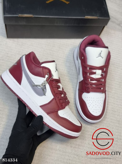 Женские кроссовки осенние