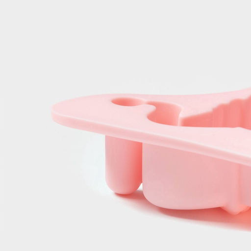 Форма для выпечки новогодняя Доляна «Новогоднее настроение», силикон, 23×19×2.5 см, 6 ячеек, розовая