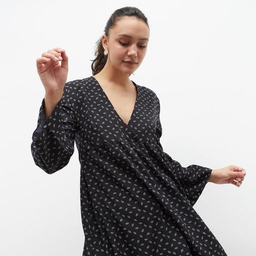 Платье женское короткое летнее MINAKU: Green trend, чёрное, размер 46