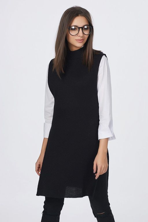 Жилет вязаный удлиненный с разрезами по бокам черный