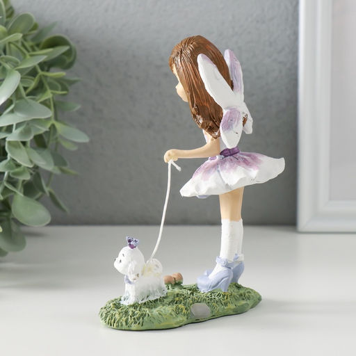 Фигурка полистоун Малышка в сиреневом платье с крыльями, выгуливает собачку, 10?7?13 см