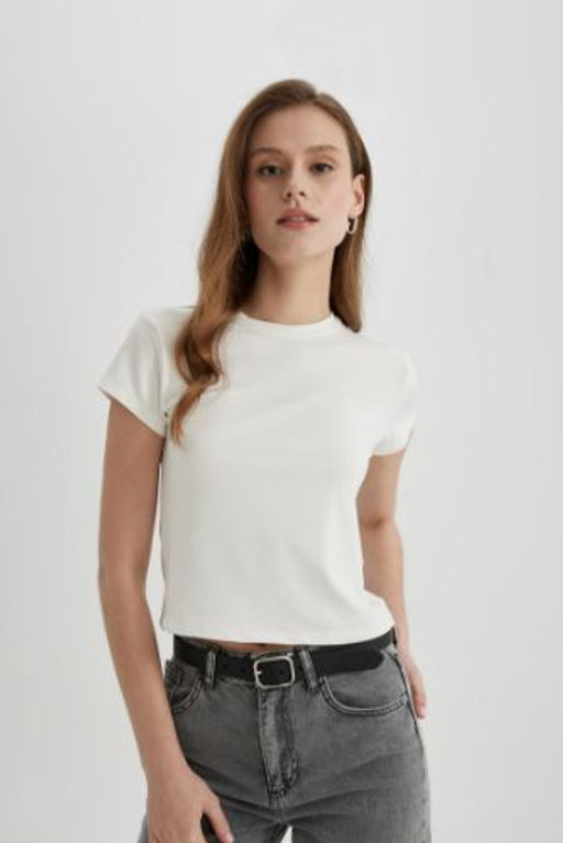 Slim Fit Dar Kesim Bisiklet Yaka K?sa Kollu Tisort