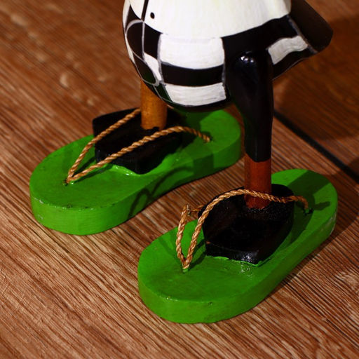 Сувенир «Утка в шлёпках», 27 см, дерево