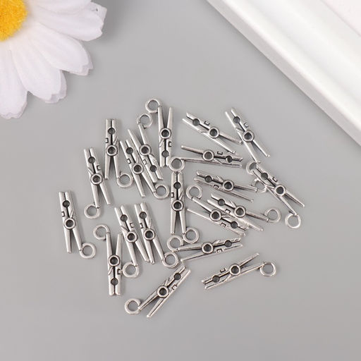 Цена за 20 шт. Металлический элемент, декоративная подвеска «Арт Узор. Прищепка», серебро, 1.9×0.7 см