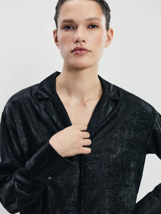 Блузка из блестящей ткани / Zarina