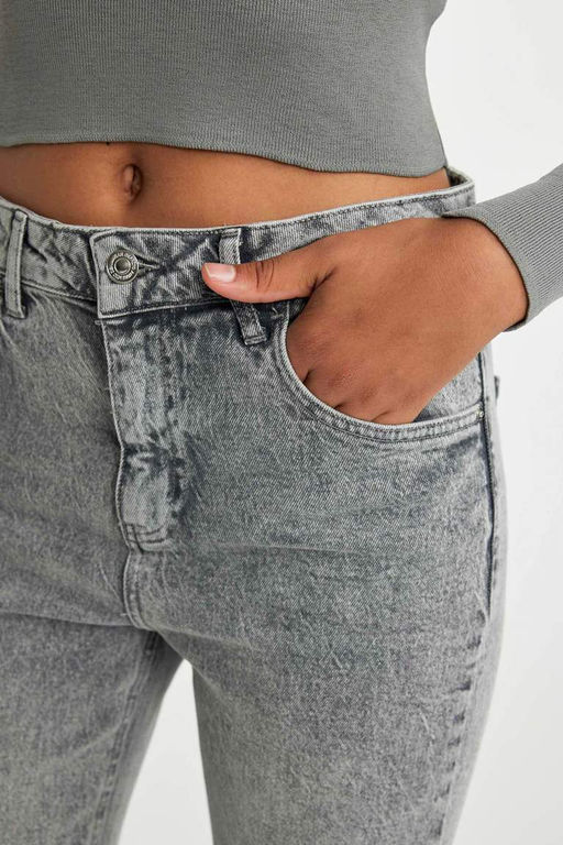 Lina Comfort Mom Fit Высокая удобная посадка Легкие джинсовые брюки с тонкой талией длиной до щиколотки - Defacto фото 6