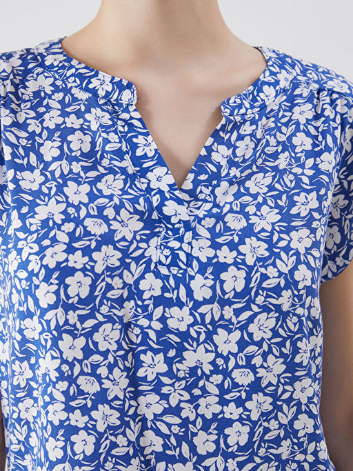 Ka??k Yaka ?i?ekli Kad?n Bluz