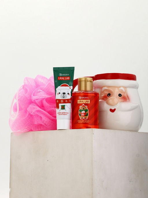 Подарочный набор новогодний Дед Мороз, гель для душа, кружка, мочалка и крем для рук, URAL LAB