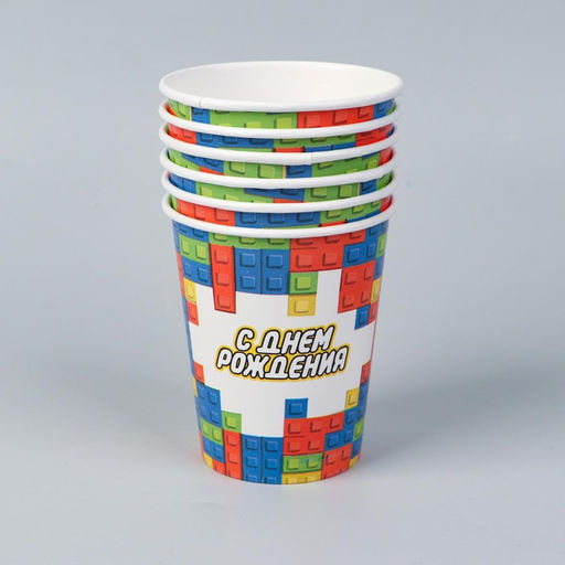 Набор бумажной посуды С днём рождения, кубики, 6 тарелок, 6 стаканов, 6 колпаков, 1 гирлянда - Страна карнавалия фото 4