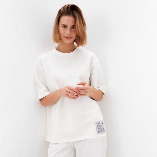 Футболка оверсайз с нашивкой женская MINAKU: One Most Brand, экрю, размер 52