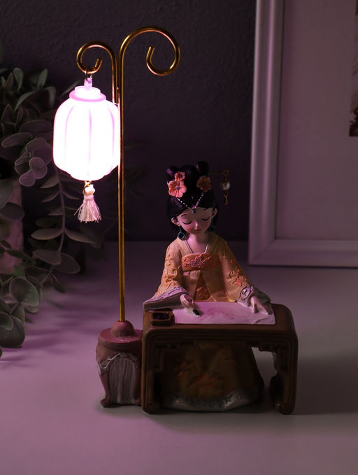 Фигурка светящаяся «Девочка в кимоно занимается каллиграфией», полистоун, 3×AG3, 6.8×11.5×21 см