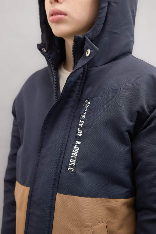 Водоотталкивающее пальто с капюшоном для мальчика - Defacto фото 4