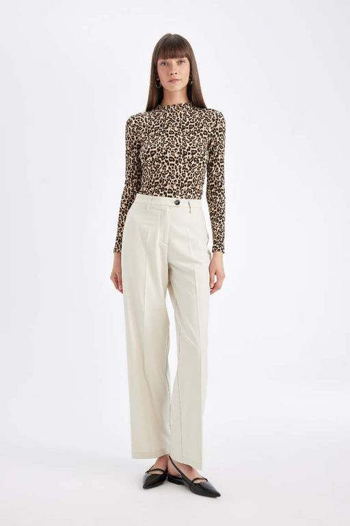 Женская приталенная футболка с длинными рукавами и полуводолазкой с леопардовым принтом - Defacto фото 2