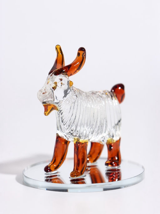 Фигурка стеклянная «Козлик на зеркале», 6,2 см