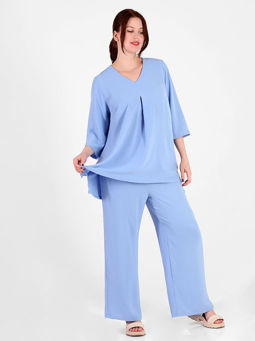 Костюм летний женский брючный голубой стильный