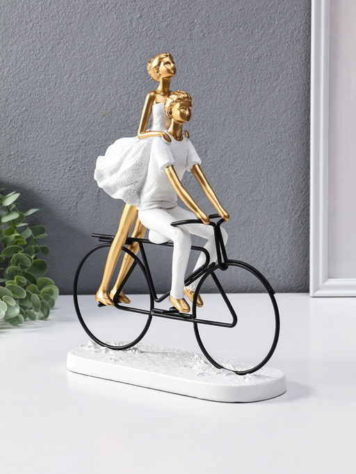 Сувенир полистоун "Парочка на велосипеде" бело-золотой 8,5х23х29 см
