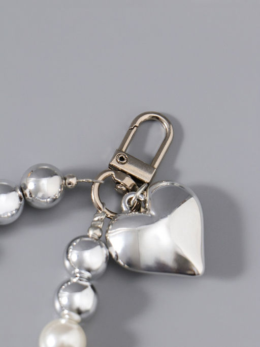 Брелок для ключей на карабине «Жемчужная нить с сердцем», на сумку, рюкзак, серебристо-белый, 11×3×1 см