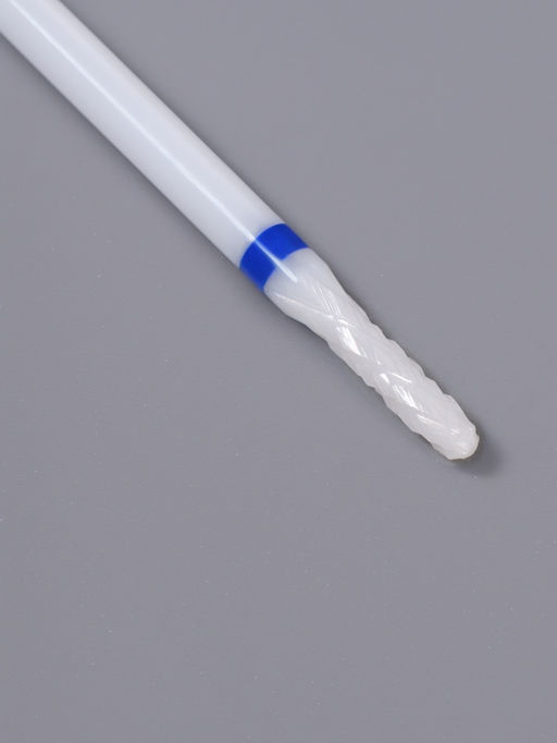 Фреза керамическая для маникюра «Тонкая», средняя нарезка, d=2×8×2.35 мм, в пластиковом футляре, белая