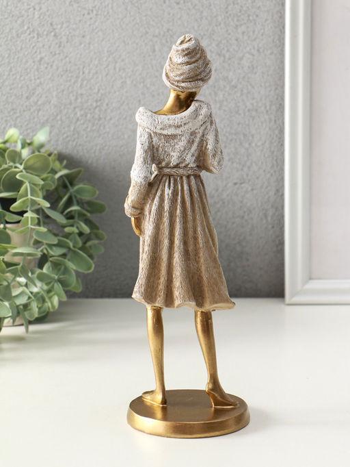 Сувенир полистоун "Девушка в банном халате" 8,5х8,5х25 см